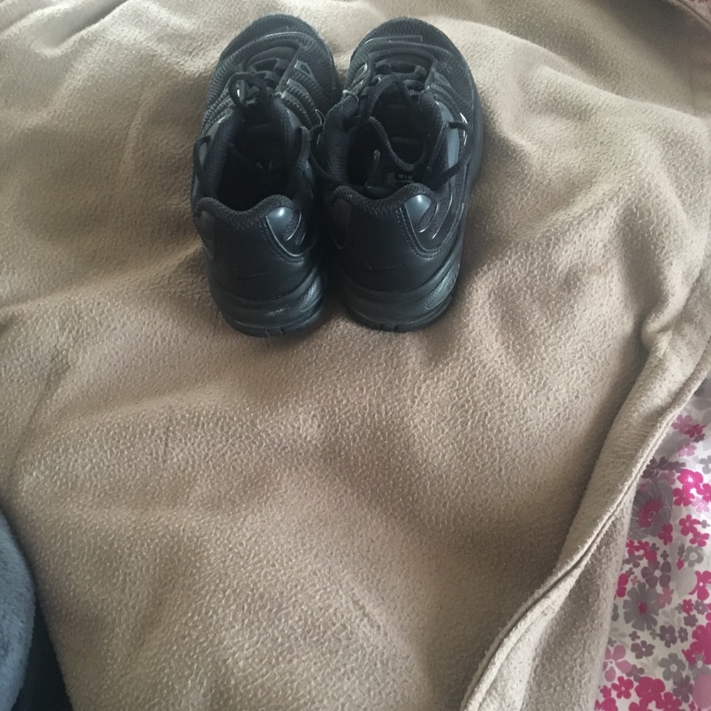 Little girls gym shoes